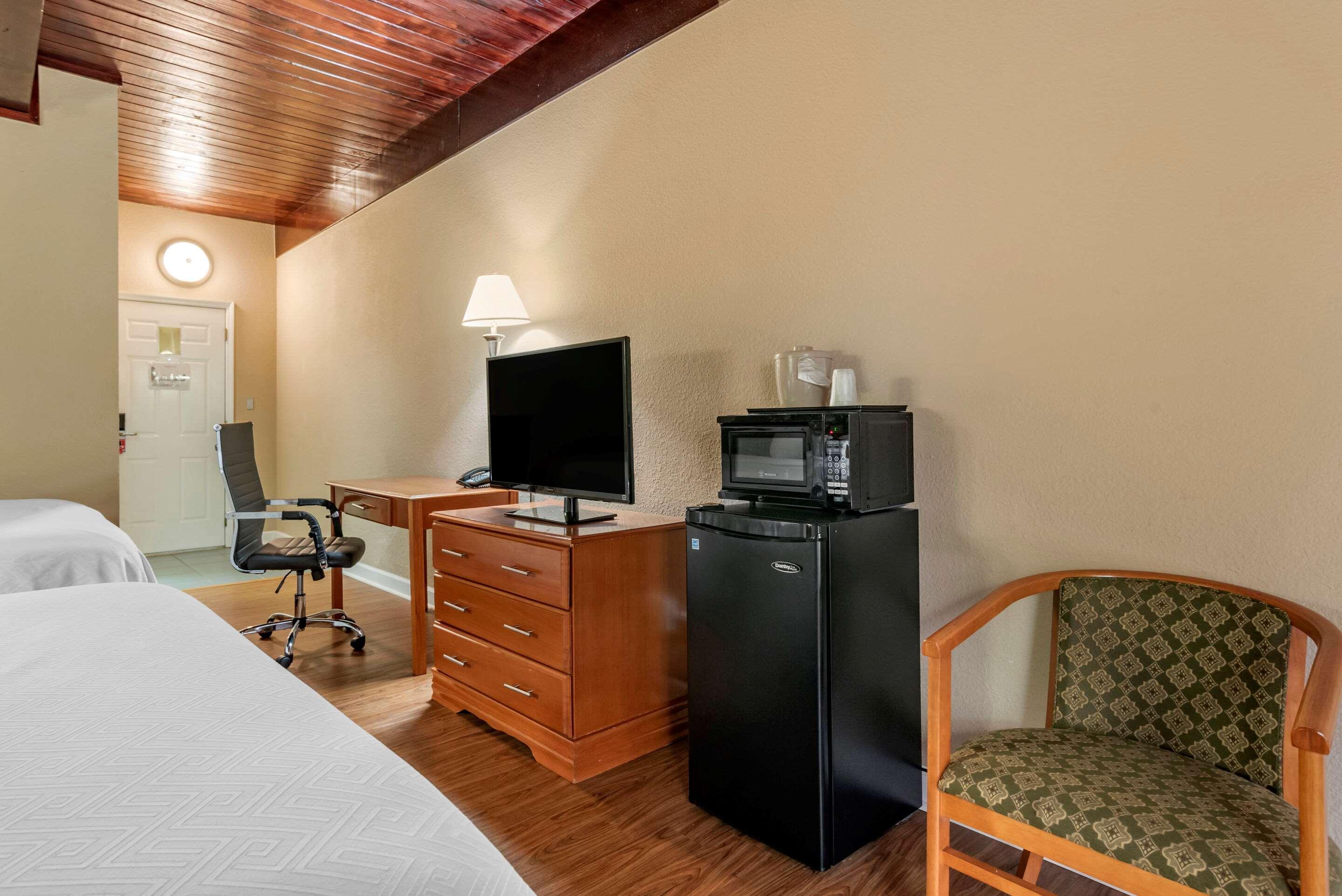 Econo Lodge Tallahassee Near Capital -University Экстерьер фото