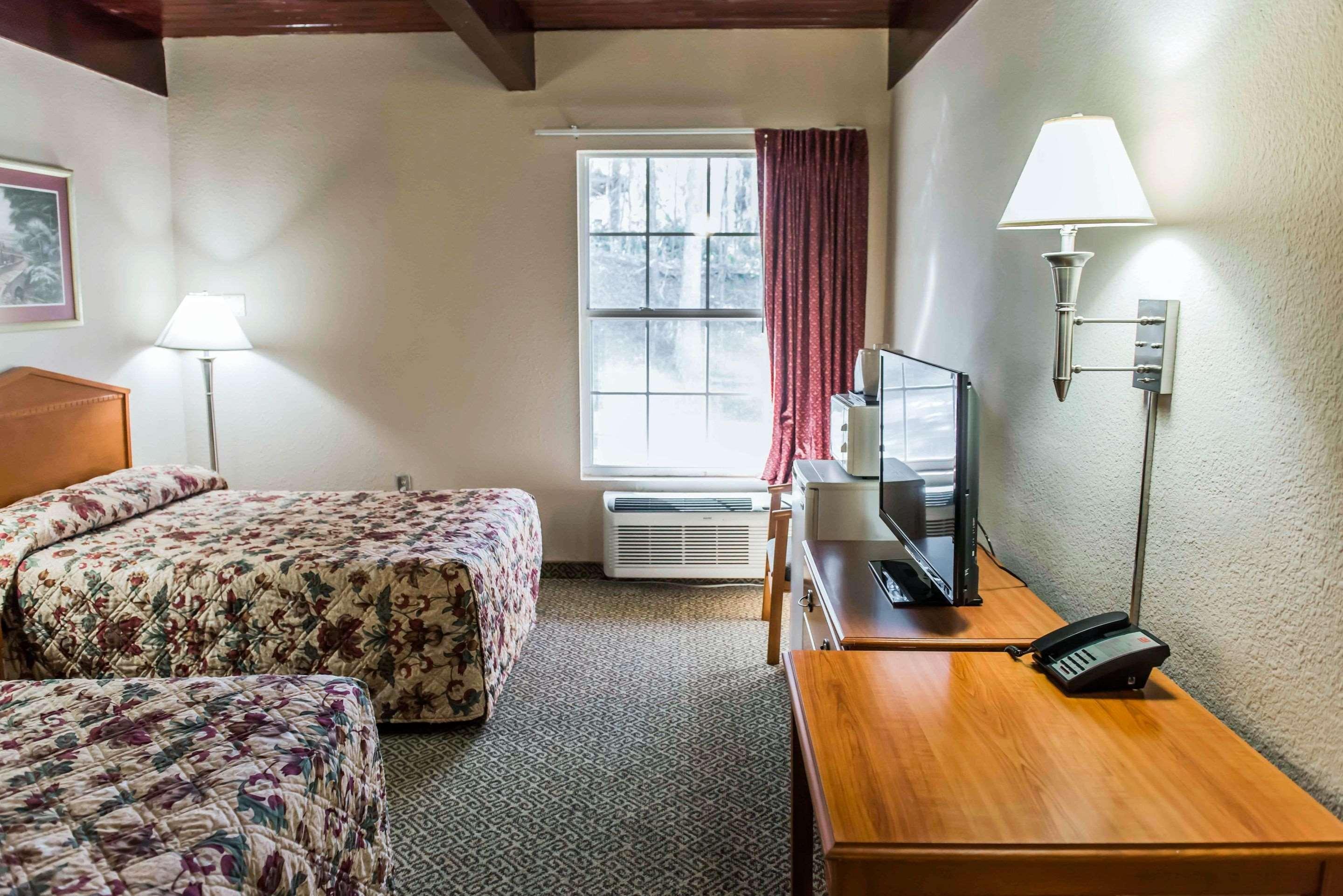 Econo Lodge Tallahassee Near Capital -University Экстерьер фото