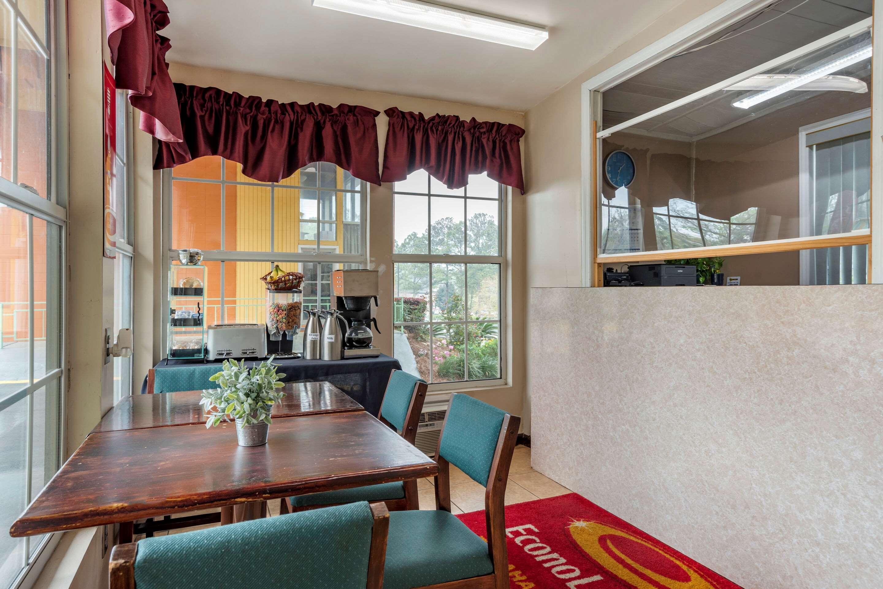 Econo Lodge Tallahassee Near Capital -University Экстерьер фото