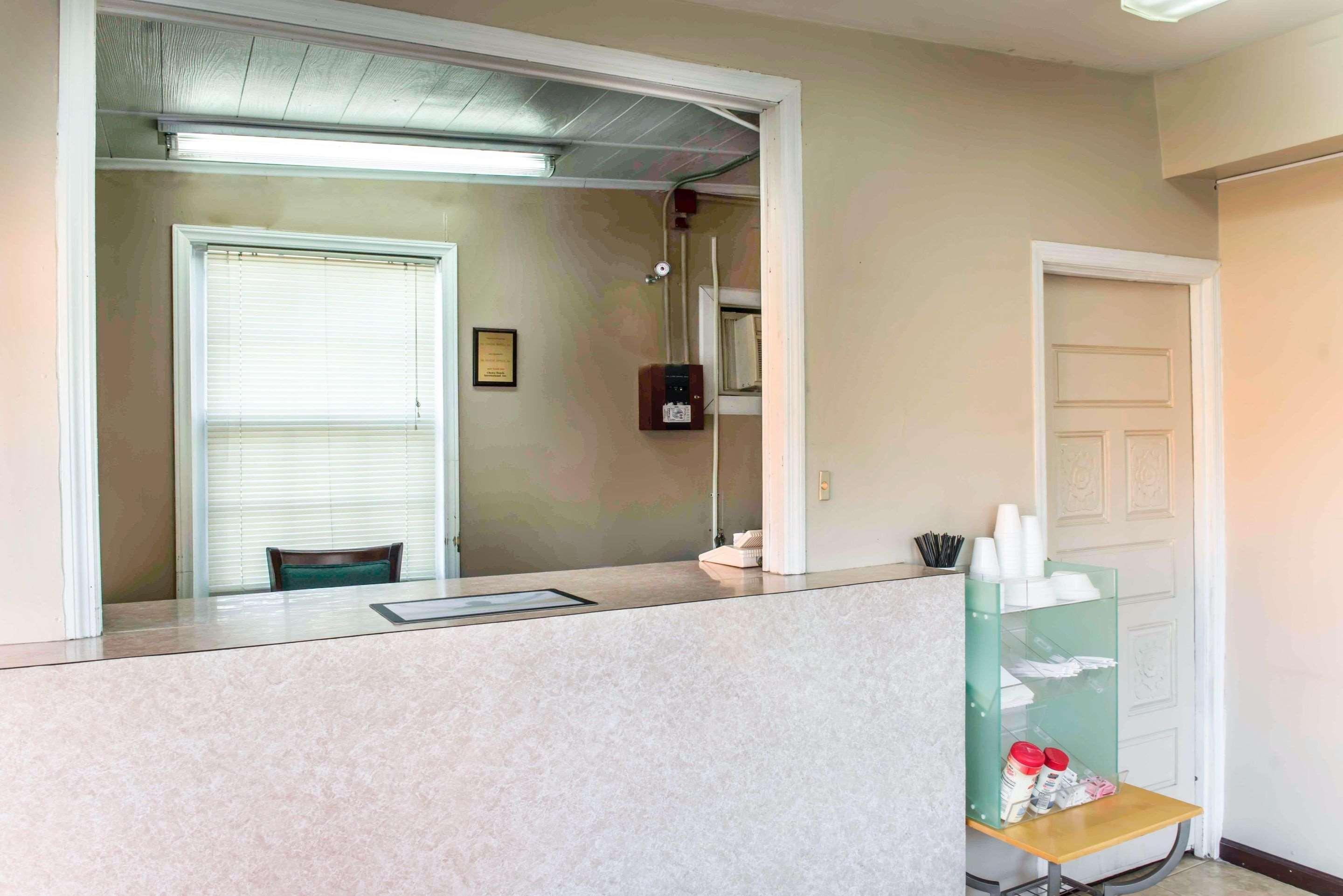 Econo Lodge Tallahassee Near Capital -University Экстерьер фото