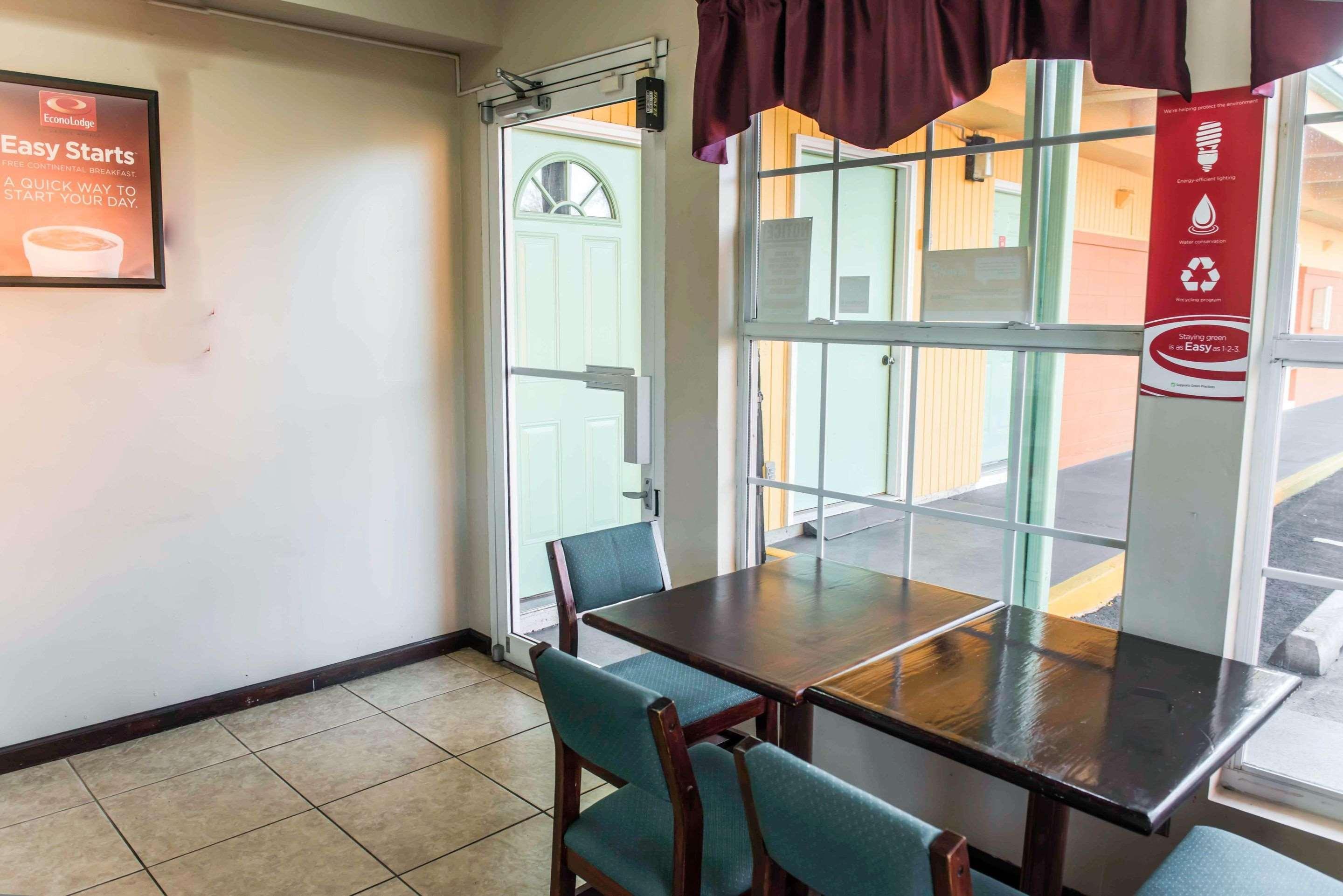 Econo Lodge Tallahassee Near Capital -University Экстерьер фото