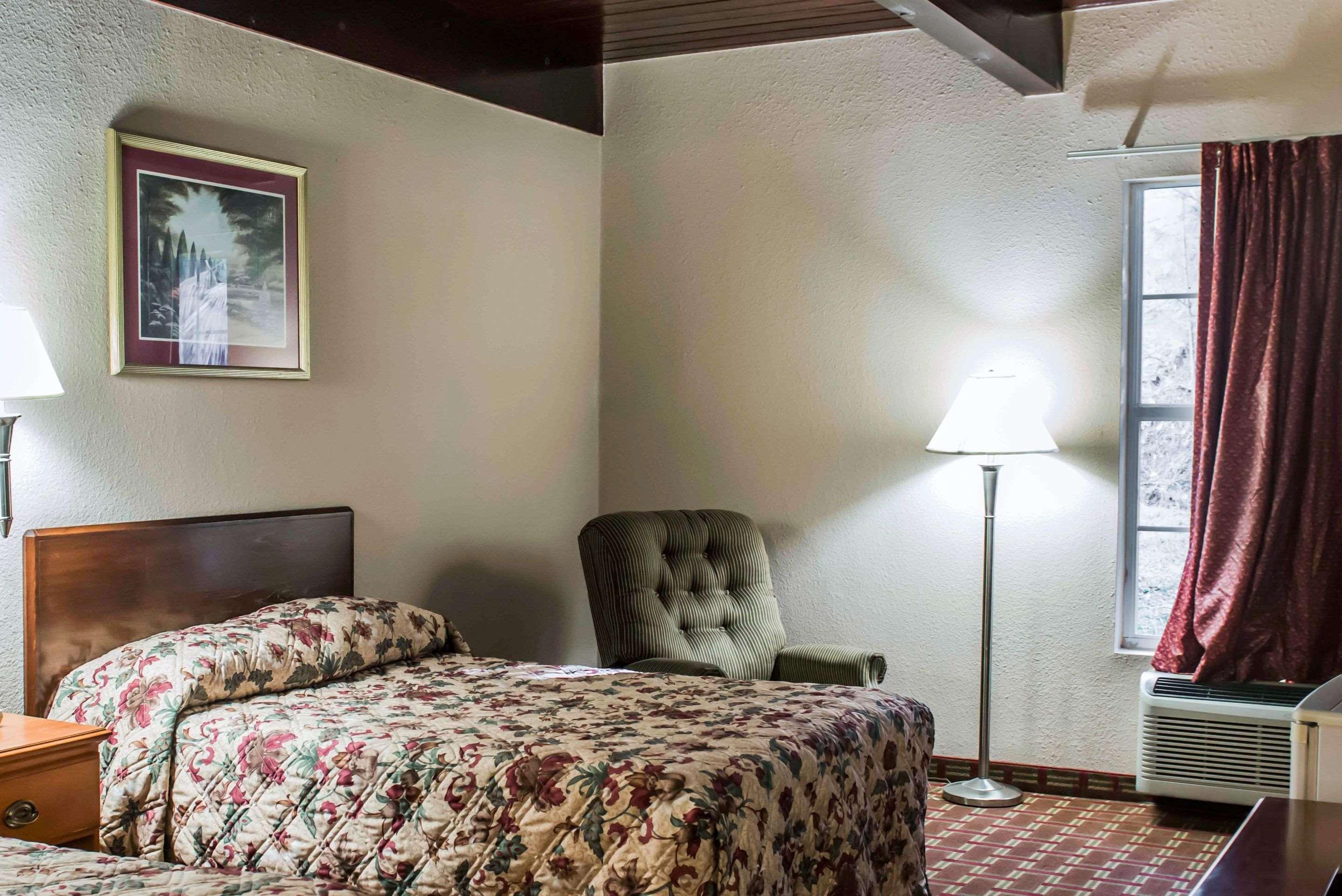 Econo Lodge Tallahassee Near Capital -University Экстерьер фото