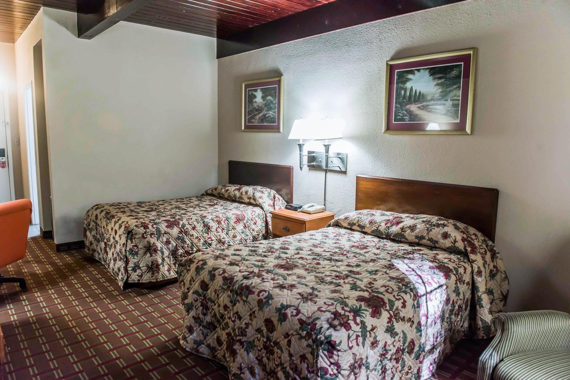 Econo Lodge Tallahassee Near Capital -University Экстерьер фото